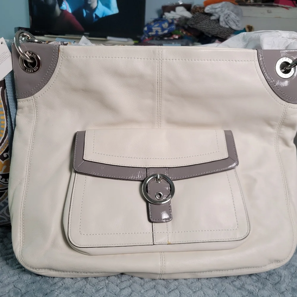 Coach Penelope Leather Hobo Shoulder Bag Ivory Gray Accents Large F18889 Flaw
